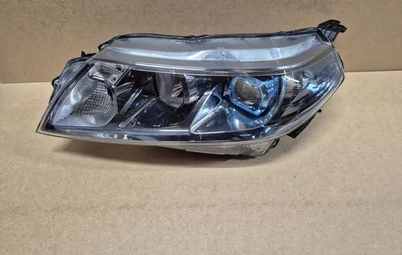 Suzuki Vitara (LY) Headlight/headlamp 10018095