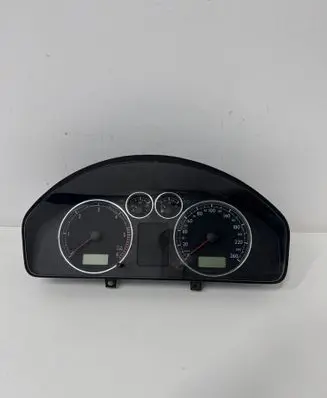 Speedometer (instrument cluster)