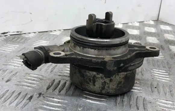 BMW 5 E60 E61 Vacuum pump 7791232 700437012 071095