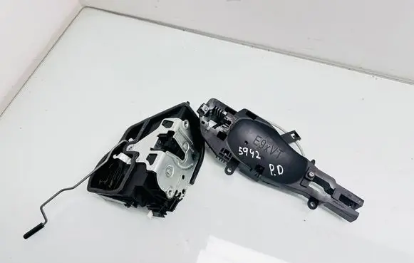 BMW 3 E90 E91 Front door lock 7229458 A053702