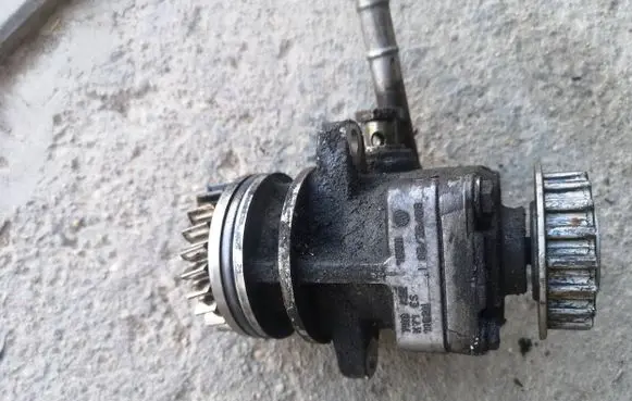 Volkswagen Transporter - Caravelle T5 Power steering pump 7H0422153H