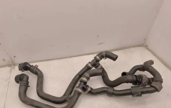 Volkswagen Tiguan Engine coolant pipe/hose 5C0121087D
