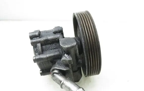 Peugeot 407 Power steering pump 