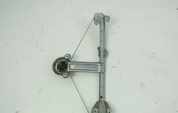 Opel Astra H Rear door manual window regulator 13100421RH