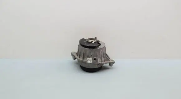 Mercedes-Benz E W213 Engine mount bracket A2132402400