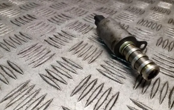 Mini One - Cooper Coupe R56 Camshaft vanos timing valve 7587760
