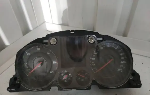 Volkswagen PASSAT B6 Speedometer (instrument cluster) A2C53194181