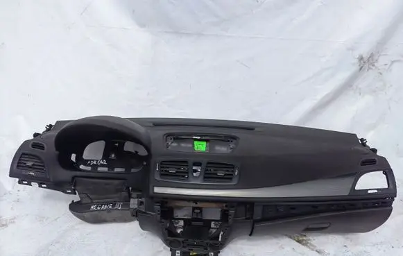 Renault Megane III Dashboard 52352352352