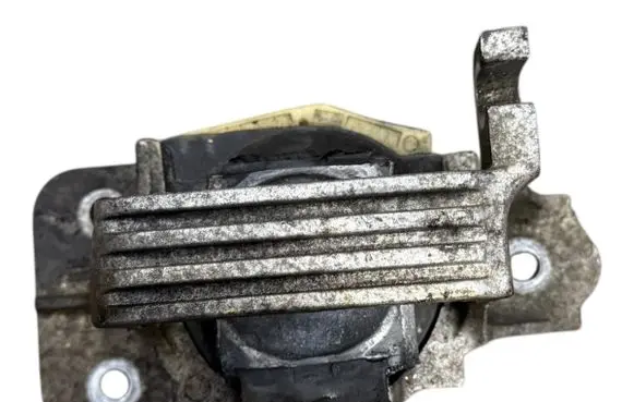 Mercedes-Benz Vito Viano W447 Engine mount bracket 