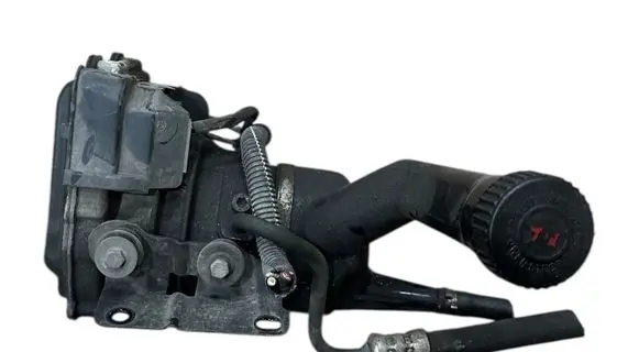 Peugeot 308 Power steering pump 9684040280 A0012434