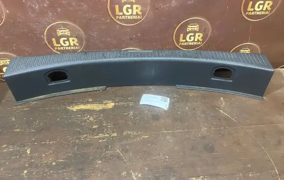 Volkswagen Touran I Trunk/boot sill cover protection 1T0863459