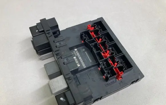Volkswagen Touran I Comfort/convenience module 3C8937049D