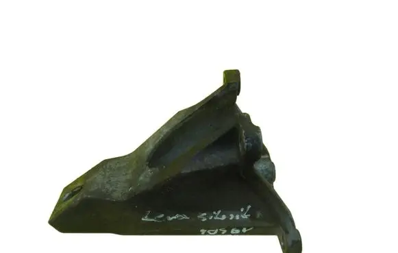 Suzuki Grand Vitara II Engine mounting bracket 
