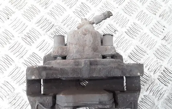 Volkswagen PASSAT CC Front brake caliper