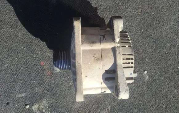 Renault Trafic II (X83) Generator/alternator