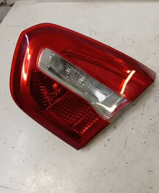 Tailgate rear/tail lights