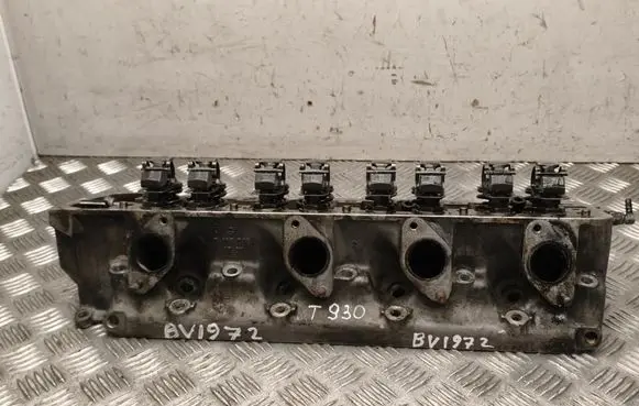 Mercedes-Benz 250 280 W108 Engine head 1160161801