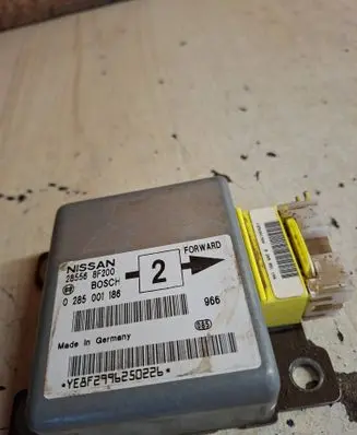 Nissan Terrano Airbag control unit/module 285568F200 0285001186 YECF2996250226