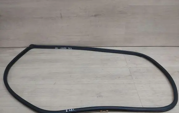 Toyota Corolla E120 E130 Rubber seal sliding door (on door) 