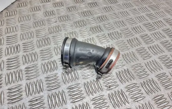 Ford Focus Intercooler hose/pipe N07011c170