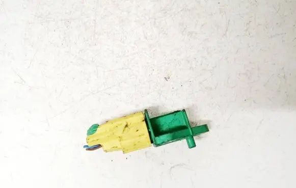 Volkswagen Golf V Airbag deployment crash/impact sensor 1K0909606c 5WK43544