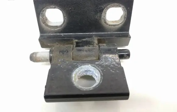 Volvo S60 Front door lower hinge 