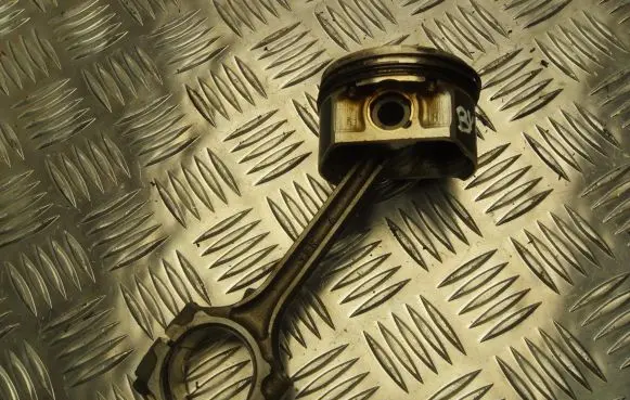 Opel Agila B Piston with connecting rod 73K4