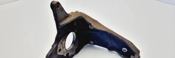 Volkswagen PASSAT B5 Fuel pump bracket 028130147B