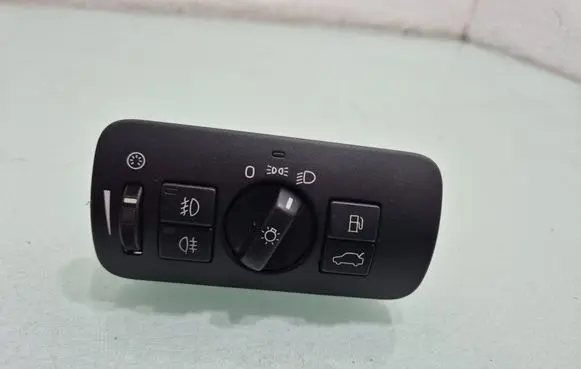 Volvo XC60 Light switch 30739414
