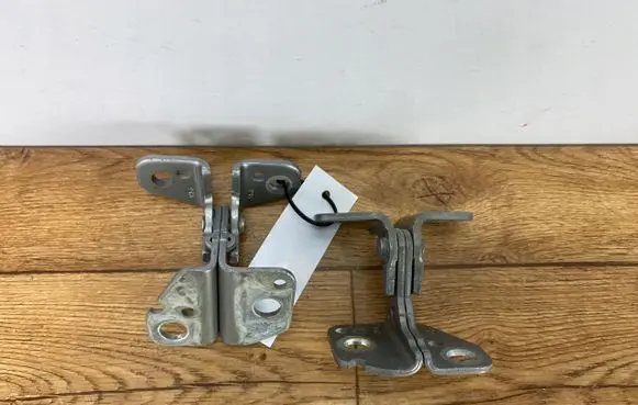 Ram 1500 Front door hinge set 642AC