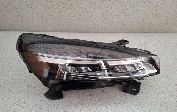 Renault Clio V Headlight/headlamp 2601033507R 65976599 01081599900010