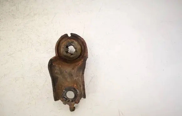 Toyota Avensis T250 Radiator mount bracket 