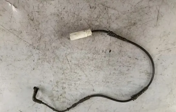 BMW 3 E90 E91 Brake pads wear sensor 676654502