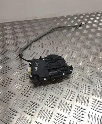 Loading door lock