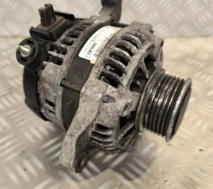 Toyota Auris E180 Generator/alternator 270600N100