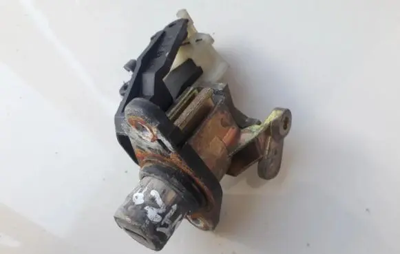 Opel Astra F Tailgate exterior lock 