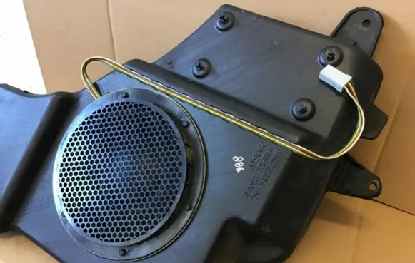 Dodge Caliber Subwoofer speaker 04672324AC