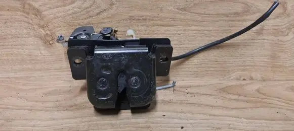 KIA Sorento Tailgate/trunk/boot lock/catch/latch 812303E000
