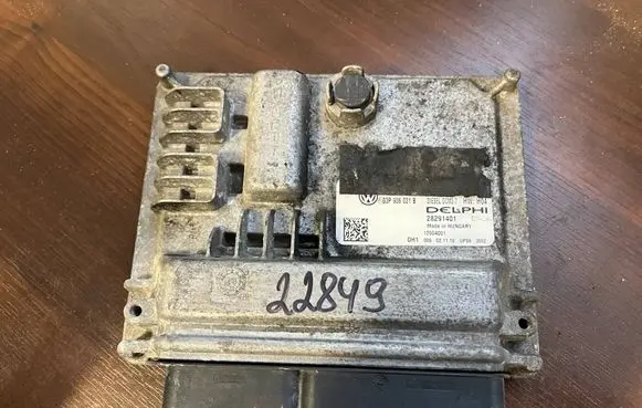 Volkswagen Polo V 6R Engine control unit/module 03p906021b