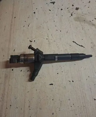 Nissan Primera Fuel injector 16600AU600