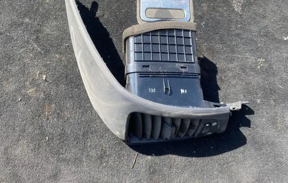 KIA Sportage Dash center air vent grill 974403E500