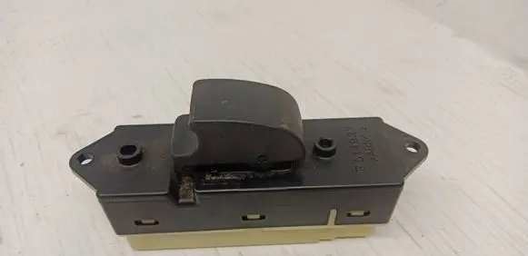 Mitsubishi Grandis Electric window control switch 514933