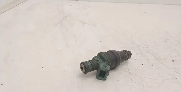 BMW 5 E39 Fuel injector 0280150415