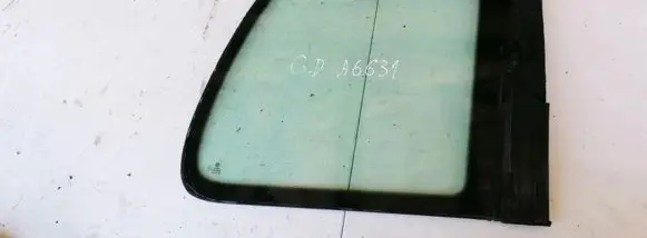 Volkswagen Touran I Rear side window