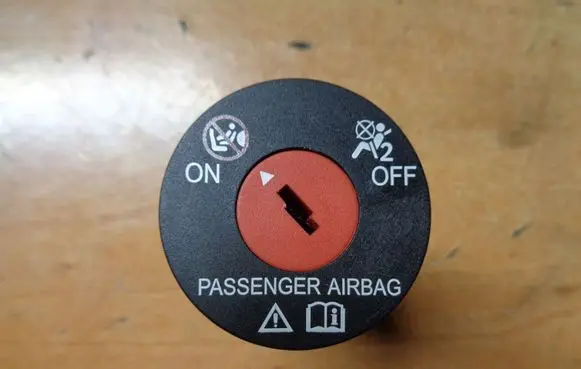 Suzuki Vitara (LY) Passenger airbag on/off switch 3897052K00 3897057L00
