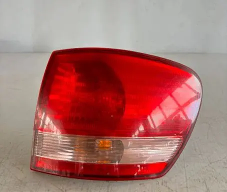 Toyota Avensis Verso Rear/tail lights 4435