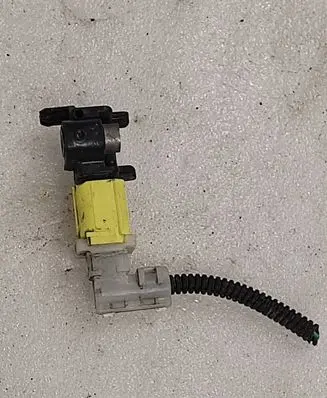 Mitsubishi Outlander Airbag deployment crash/impact sensor 8651A165