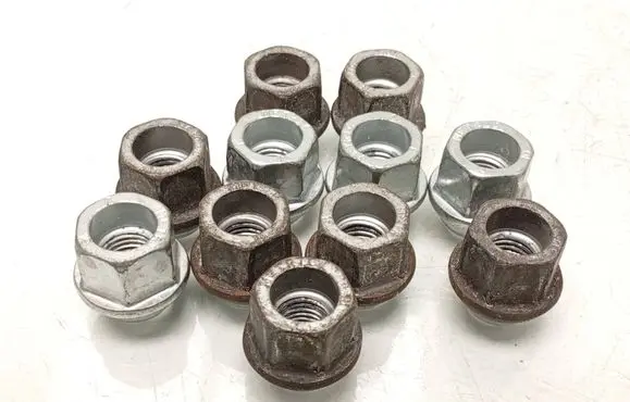Opel Astra J Nuts/bolts 