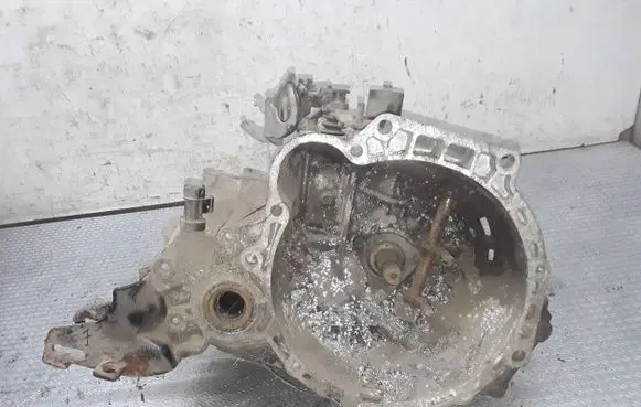 KIA Cerato Manual 5 speed gearbox J52073