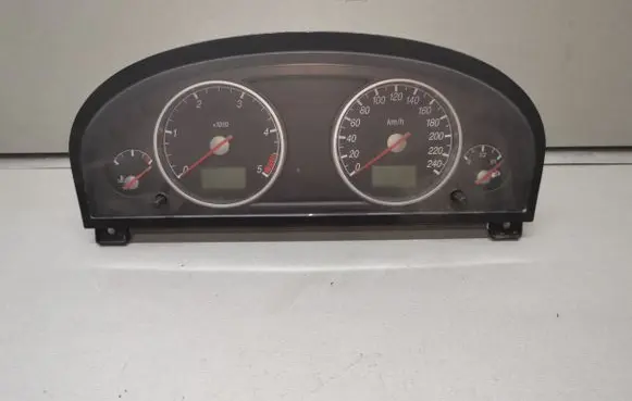 Ford Mondeo Mk III Speedometer (instrument cluster) 1S7F10841